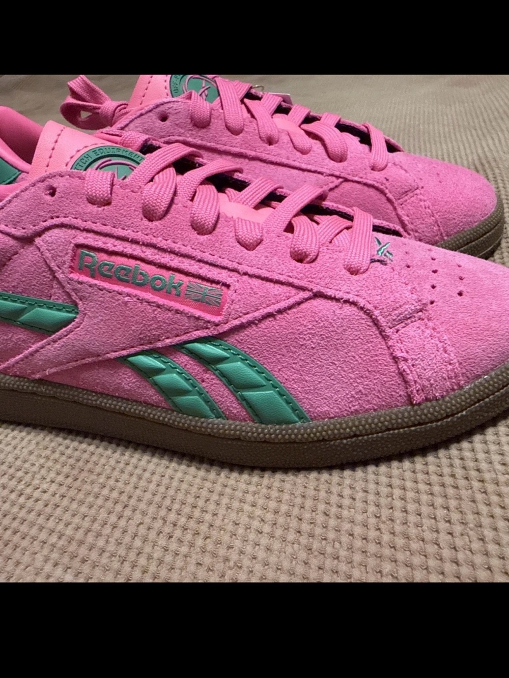 Reebok Club C Grounds UK Pink Green Gum Sneakers Womens 7.5 / Mens 6
